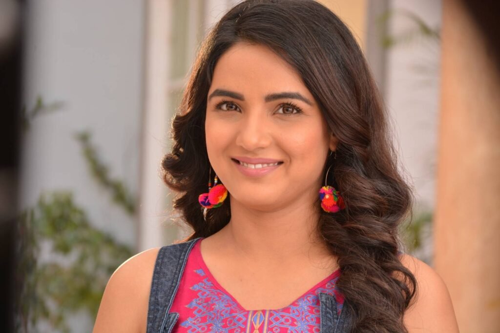 Jasmin Bhasin Net Worth: Height, Age , Boyfriend, Biography & TV Career Jasmin Bhasin Net Worth: Height, Age , Boyfriend, Biography & TV Career